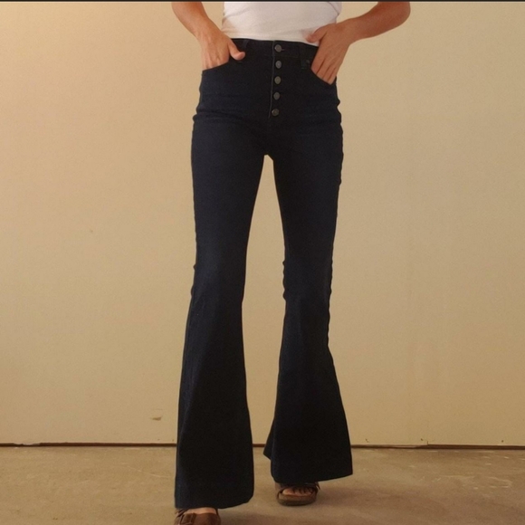 KanCan Women's Size 5/26 High Waist Button Fly Bell Bottom Flare Jeans - Picture 1 of 9